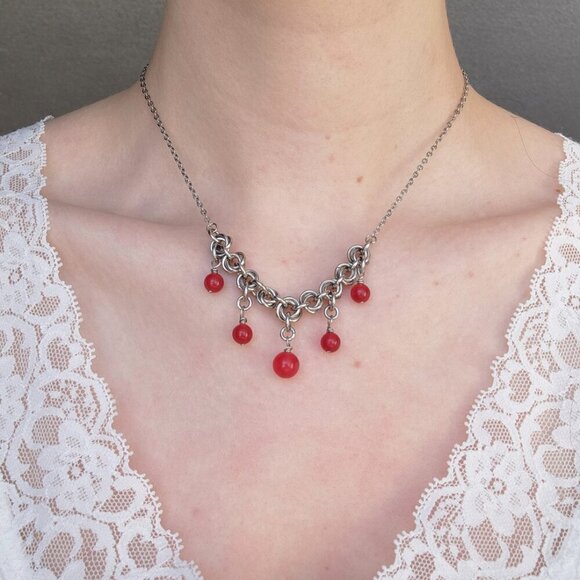 Gothic Victorian vampire red pearl chandelier necklace with a small silver chain - Picture 1 of 11